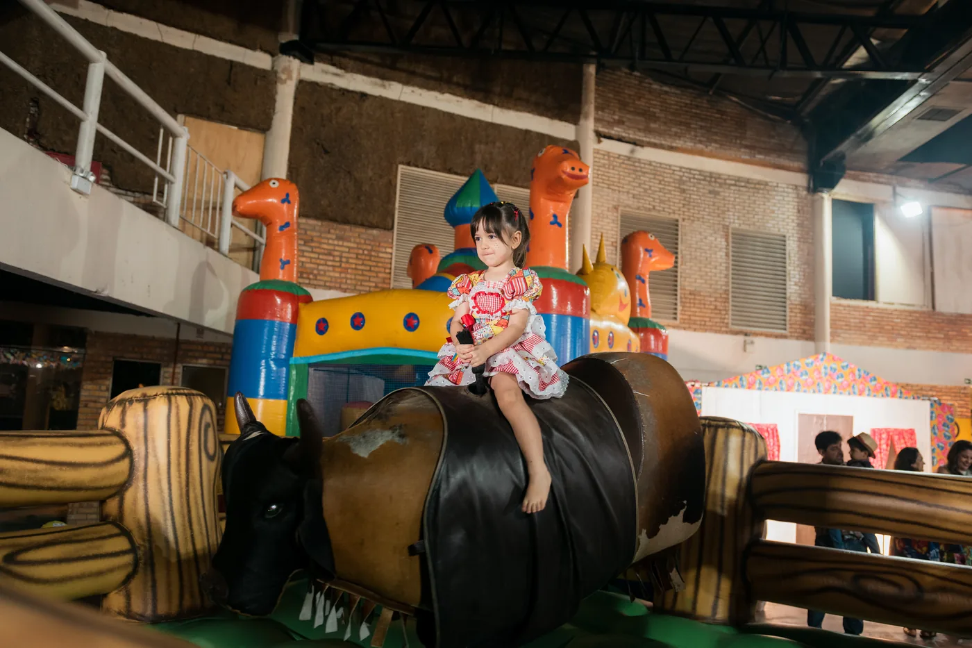 Touro mecânico no Arraiá dos Dotô
